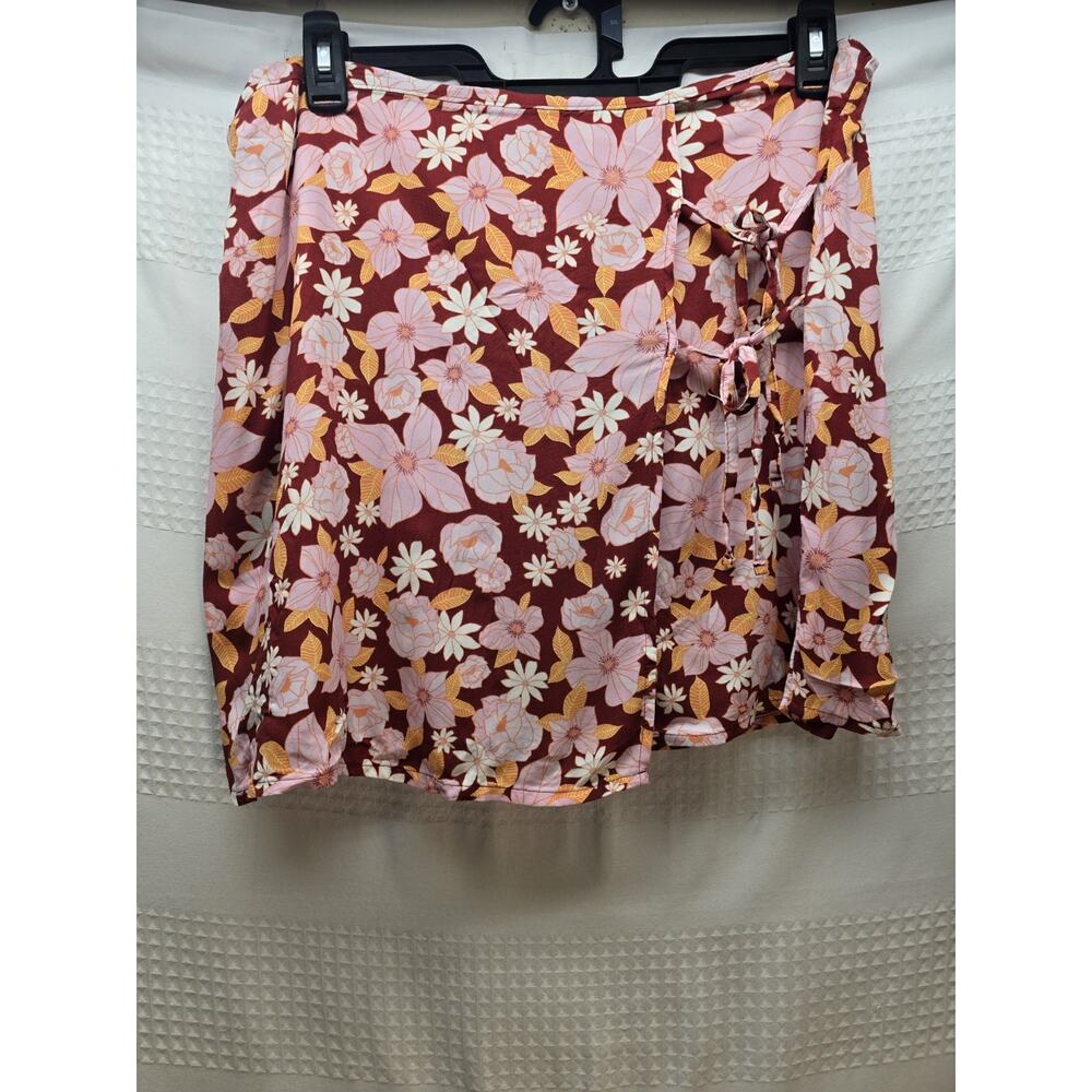 SO womens Mini Wrap Skirt Floral Size XXL High Rise Relaxed